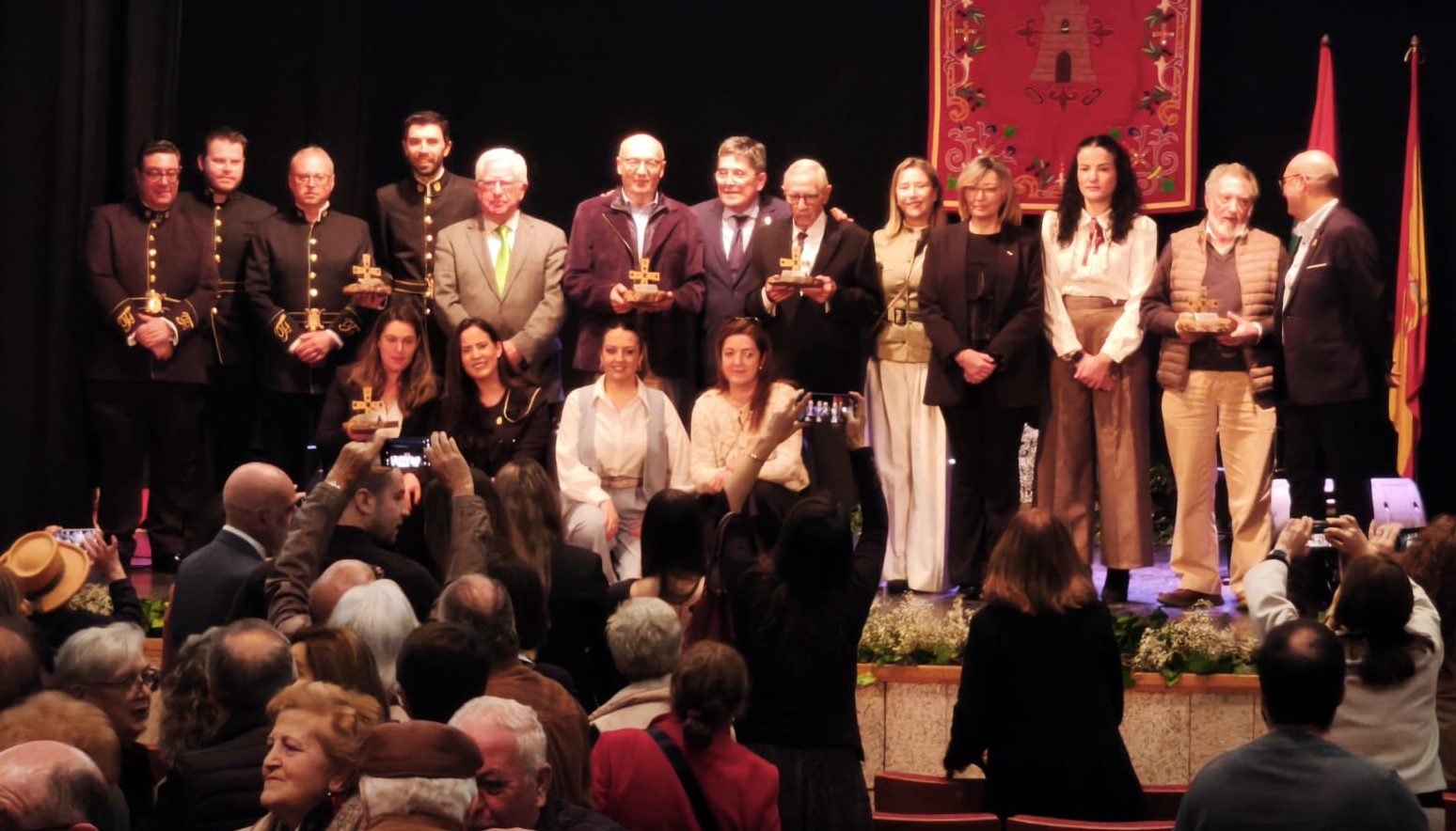 Torredonjimeno conmemora el Día de Andalucía reconociendo la labor y el compromiso de vecinos y colectivos