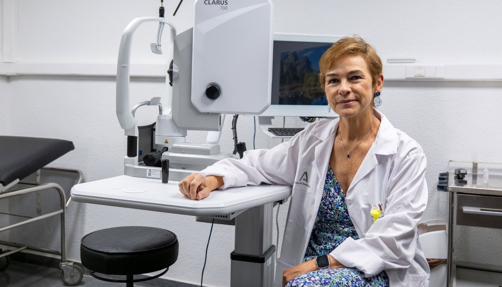 Especialistas del Hospital de Jaén recomiendan gafas homologadas para observar el eclipse sin riesgos
